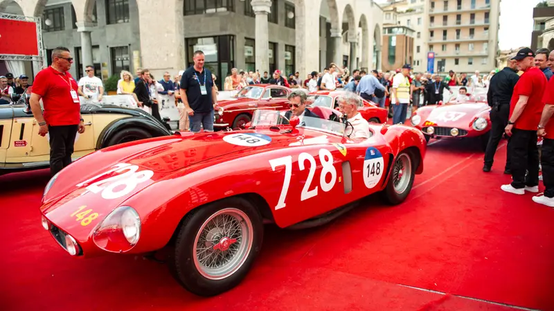 Una vettura alla Mille Miglia - © www.giornaledibrescia.it