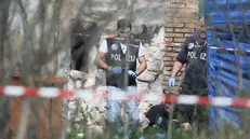 La polizia scientifica sul luogo dell'esplosione del casale avvenuta nella notte. Roma, 20 marzo 2026. ANSA/Emanuele Valeri