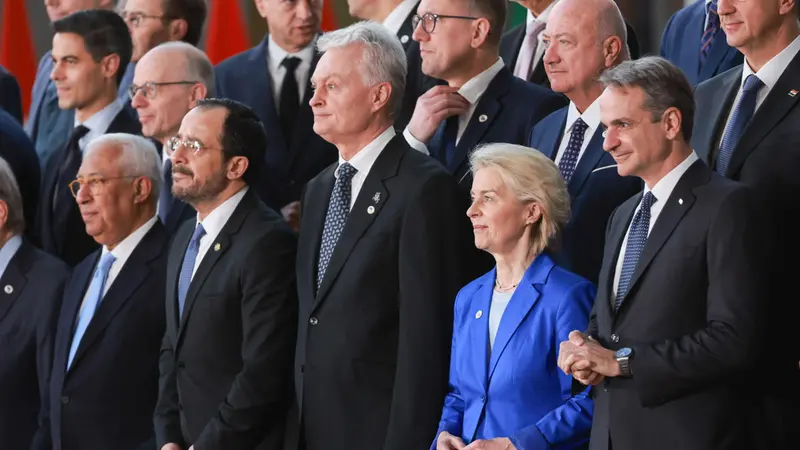 Il vertice dei leader dei 27 Paesi membri - Foto Ansa © www.giornaledibrescia.it