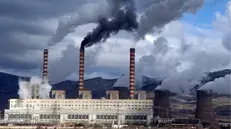 Una fabbrica in Grecia - Foto Ansa © www.giornaledibrescia.it