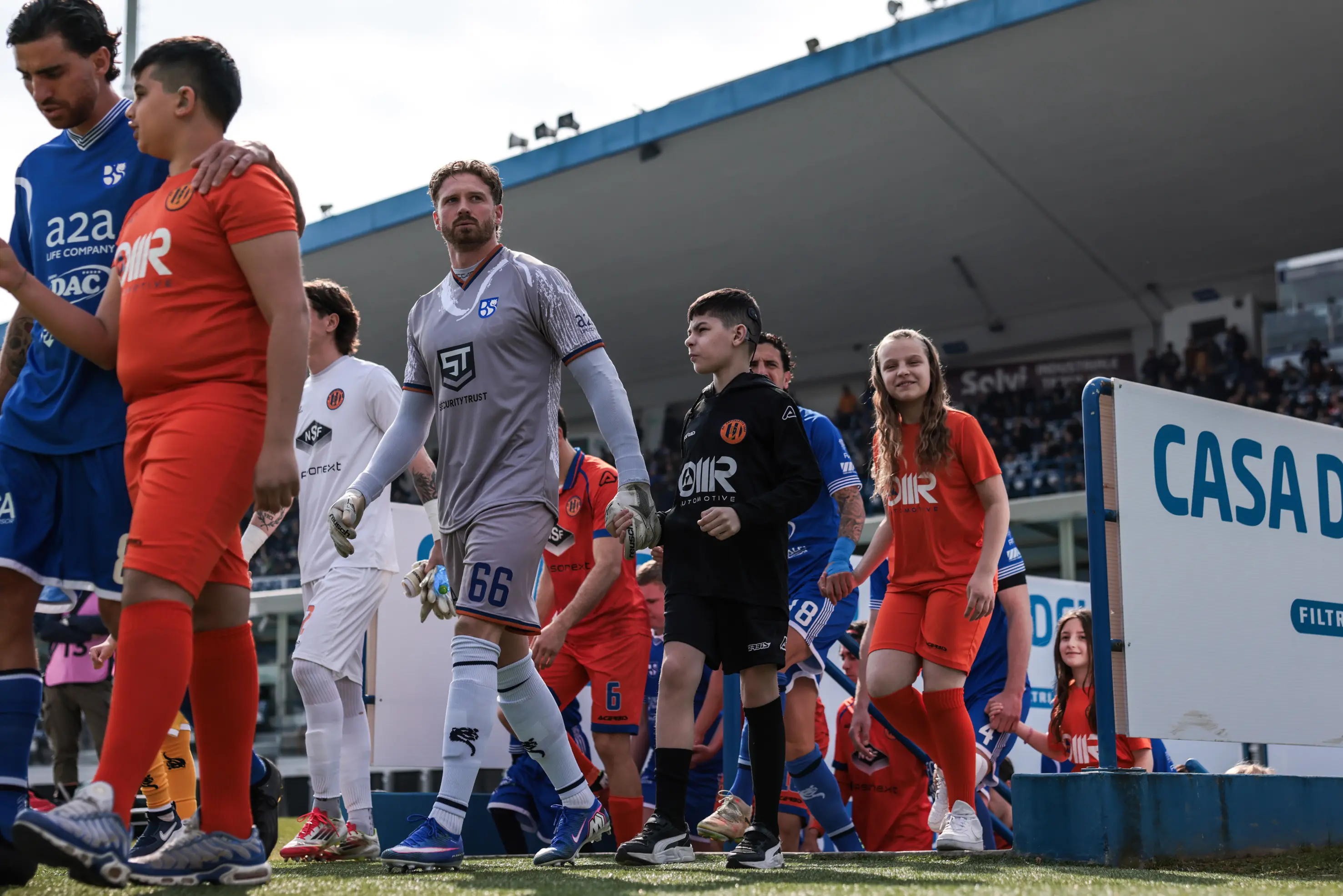 Union Brescia-Ospitaletto: i bimbi della Scuola Audiofonetica in campo coi calciatori