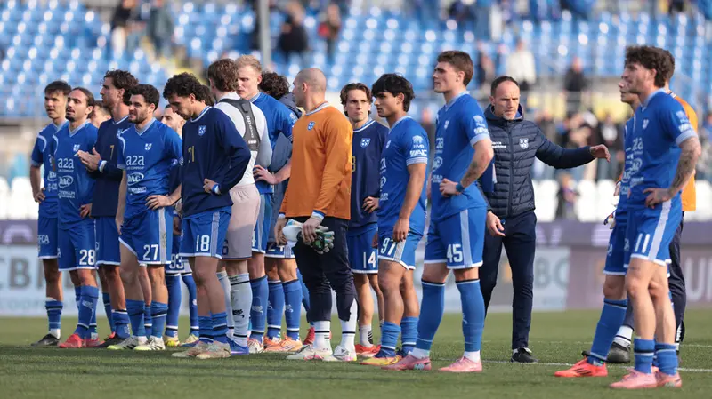 Brescia a testa bassa dopo la partita - Foto New Reporter Comincini © www.giornaledibrescia.it