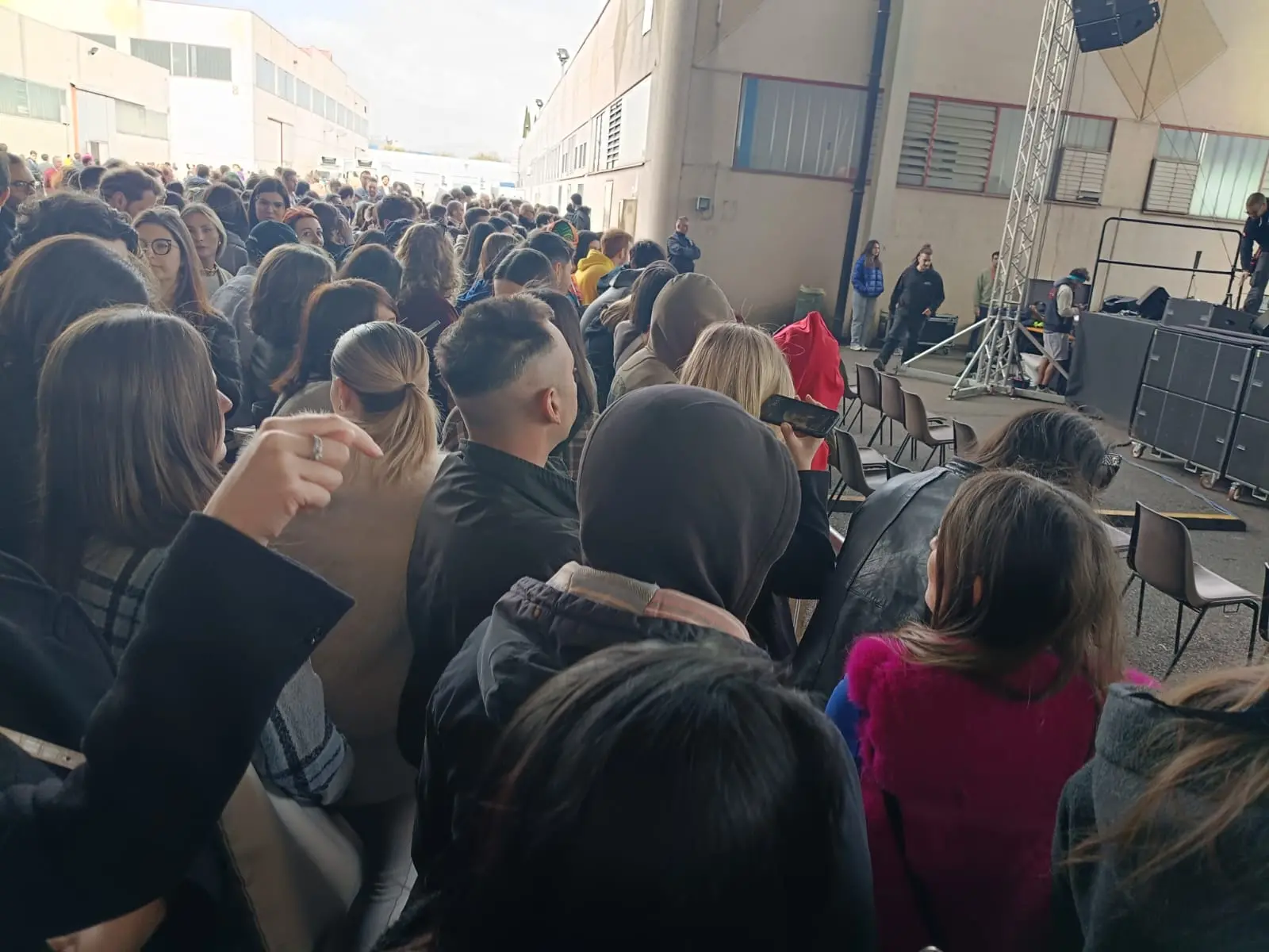 Ed Westwick sul palco del Gardacon