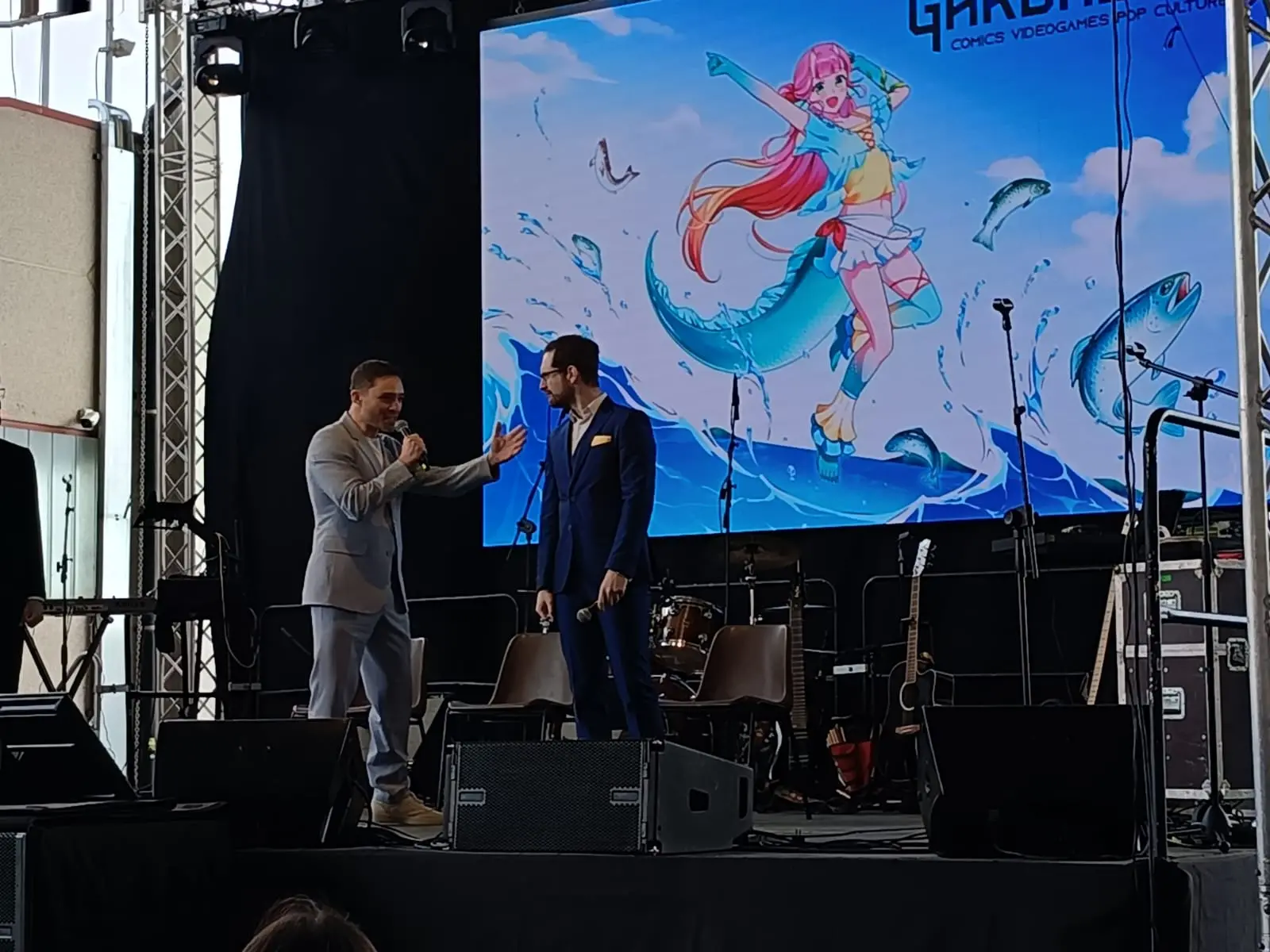 Ed Westwick sul palco del Gardacon