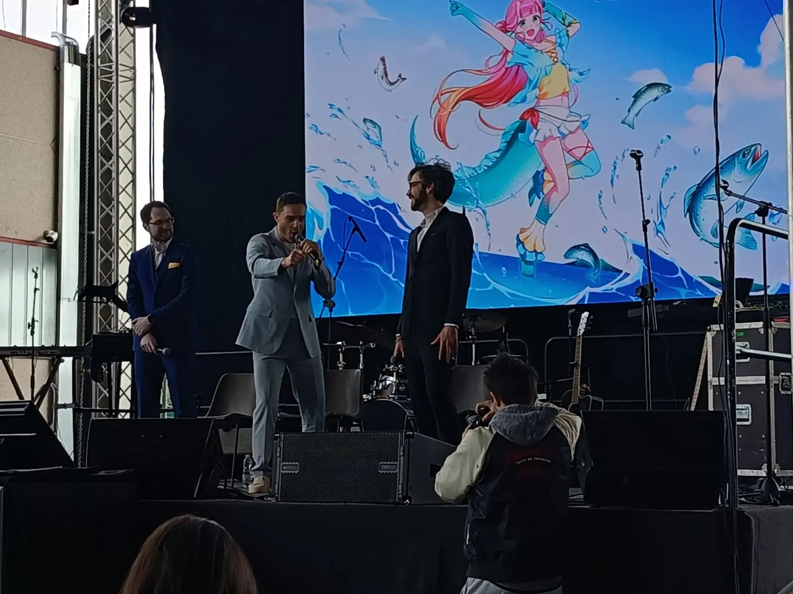 Ed Westwick sul palco del Gardacon