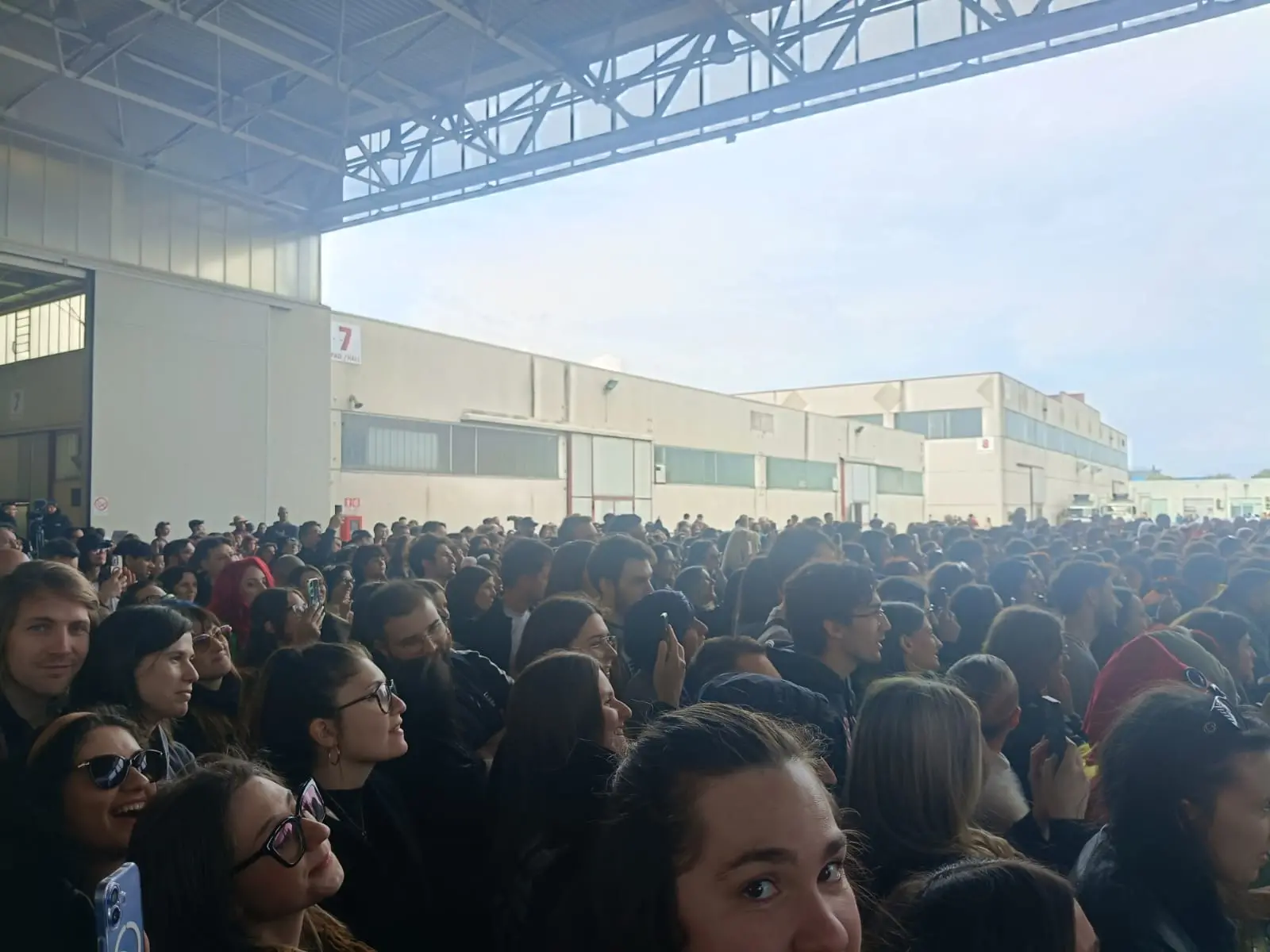 Ed Westwick sul palco del Gardacon