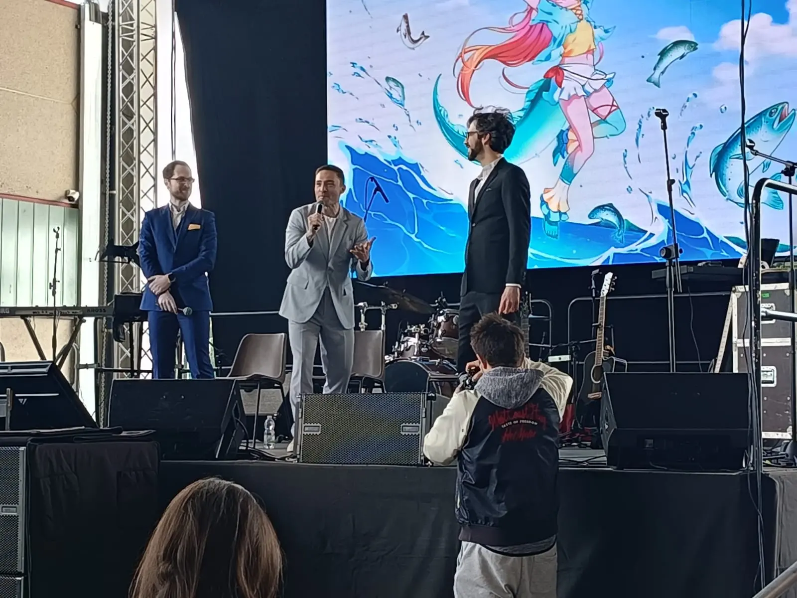 Ed Westwick sul palco del Gardacon