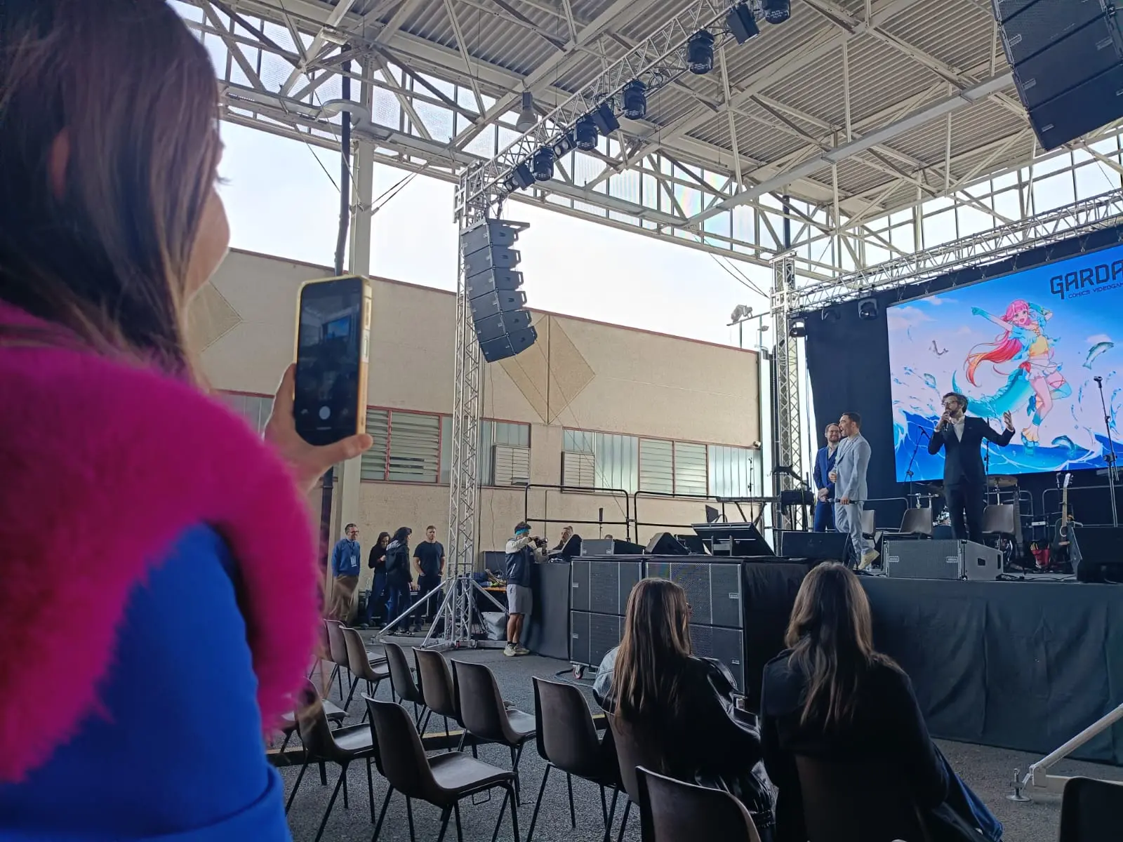 Ed Westwick sul palco del Gardacon