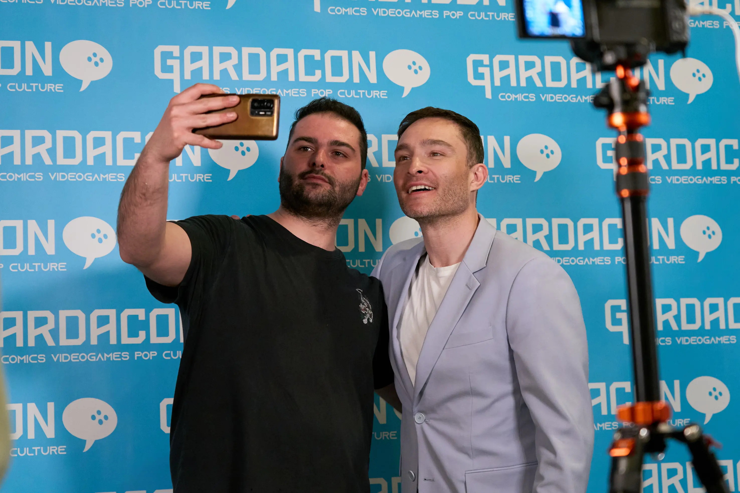 Ed Westwick incontra i fan al Gardacon