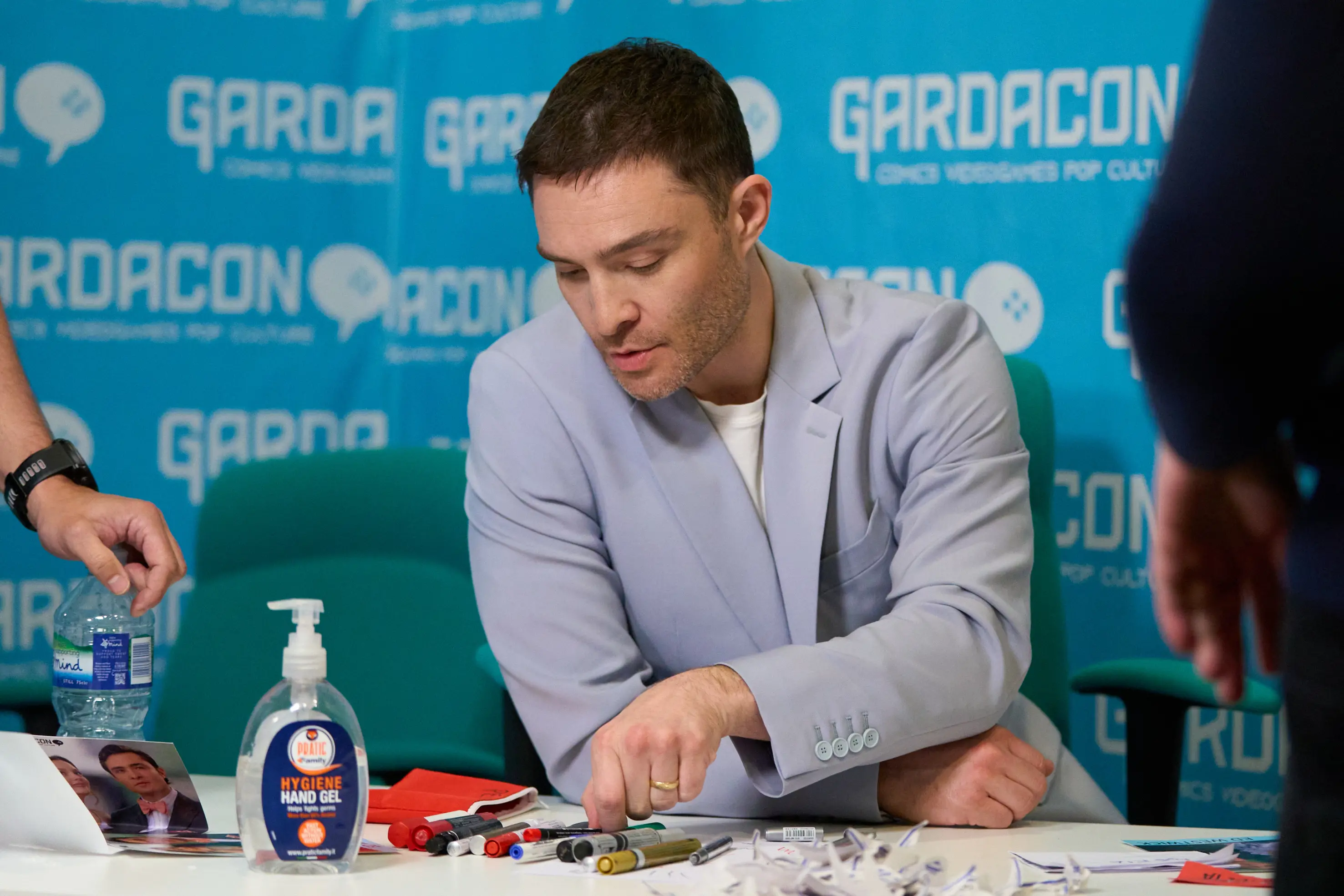 Ed Westwick incontra i fan al Gardacon