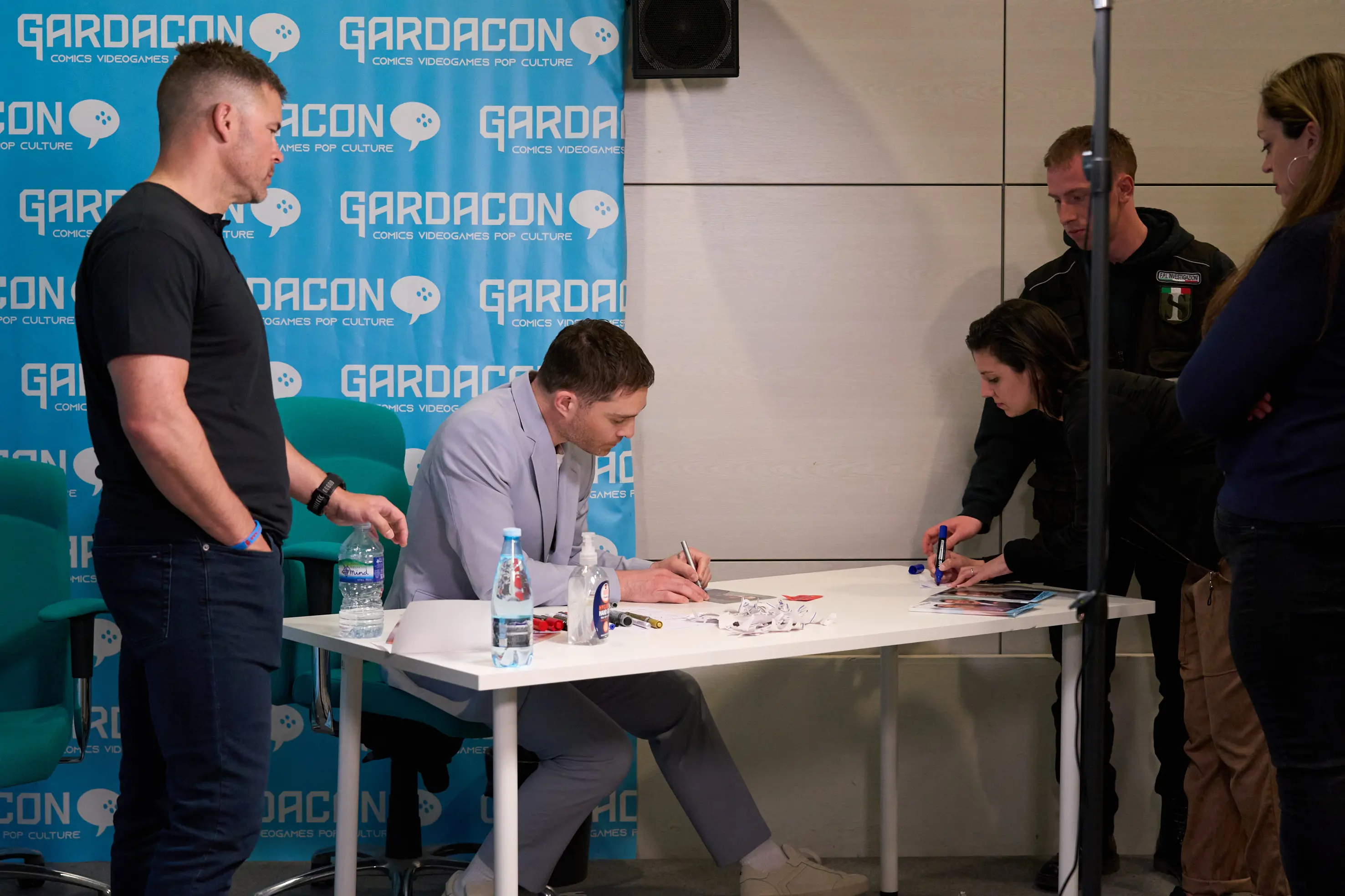 Ed Westwick incontra i fan al Gardacon