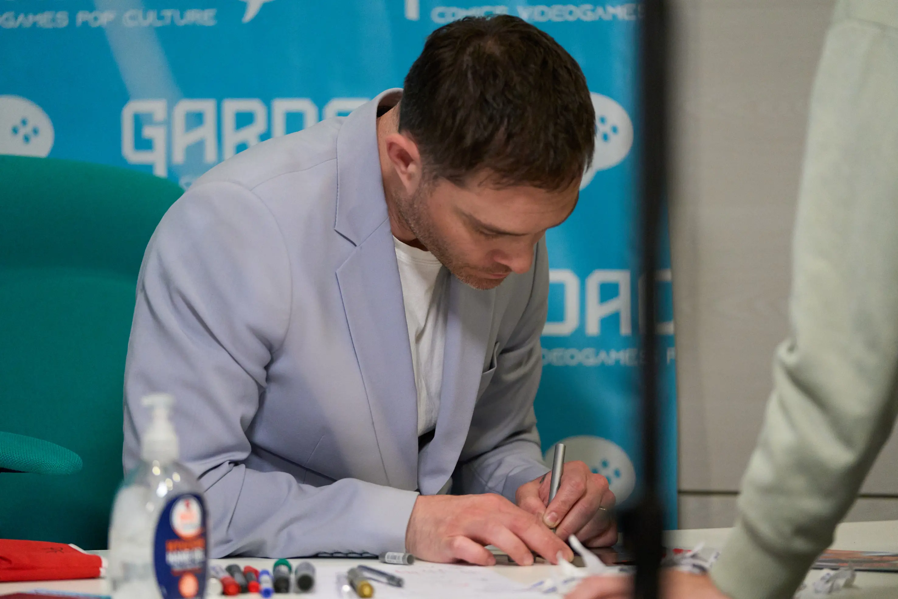 Ed Westwick incontra i fan al Gardacon