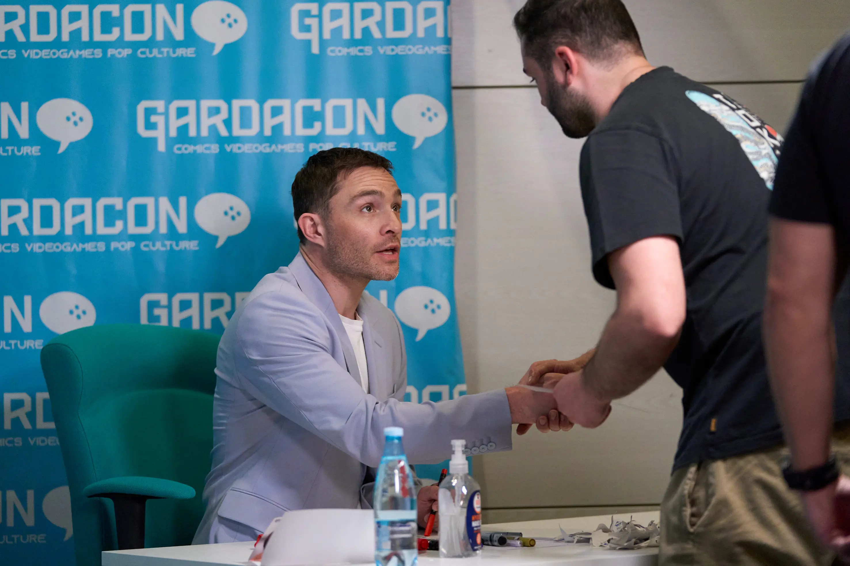Ed Westwick incontra i fan al Gardacon