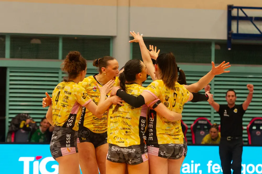 Serie A2: le immagini di Costa Volpino-Millenium Valsabbina Brescia