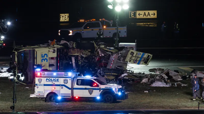 Scontro in pista all'aeroporto LaGuardia di New York