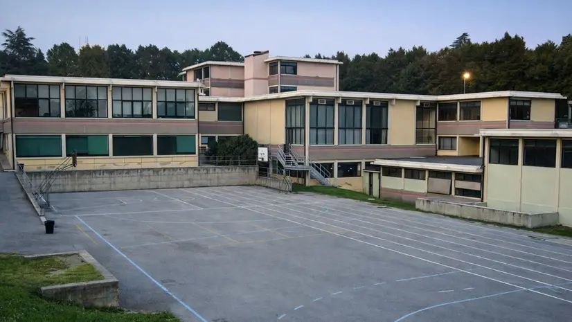 La scuola media Tarello a Lonato - © www.giornaledibrescia.it