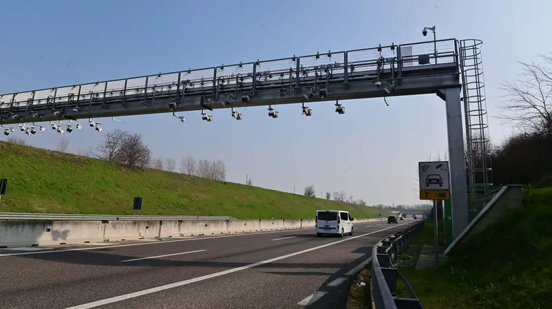 Uno dei portali del sistema free flow in Corda Molle