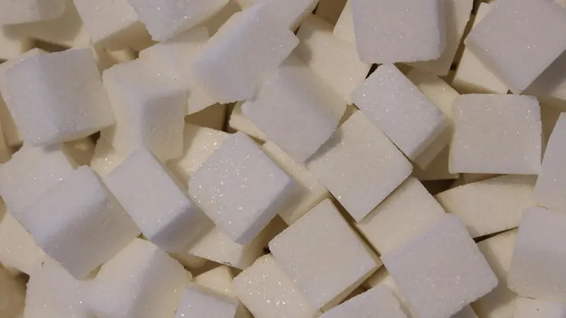 Una differenza tra dolcificanti e zucchero è l’impatto glicemico