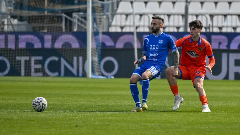 Marras in azione contro l'Ospitaletto - Foto New Reporter Pasotti © www.giornaledibrescia.it