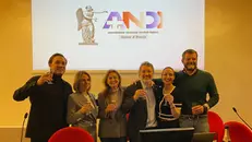 I sei componenti dell'esecutivo guidato da Santina (terzo da destra)