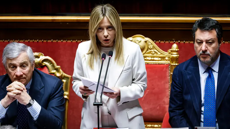 La premier Meloni tra Tajani e Salvini - Foto Ansa © www.giornaledibrescia.it