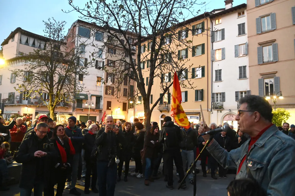 Le forze promotrici del «No» in largo Formentone