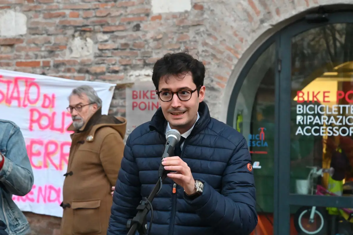 Le forze promotrici del «No» in largo Formentone