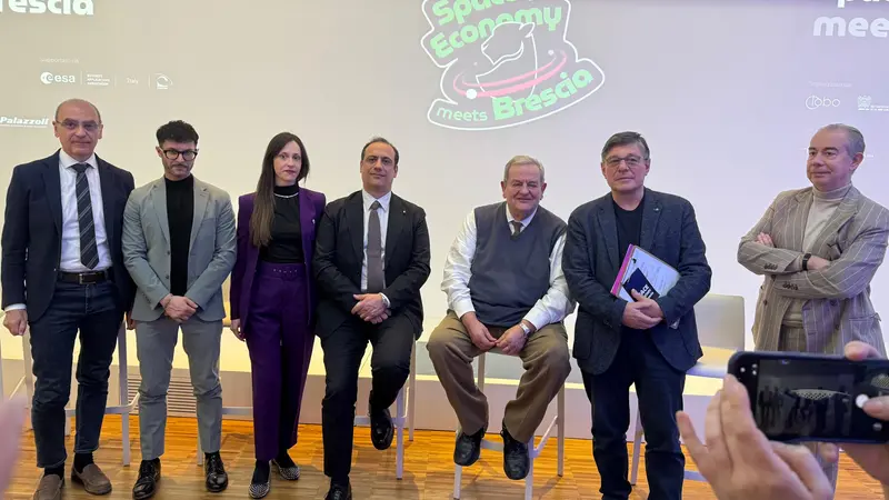 Nella sede della Palazzoli, i partecipanti all’incontro sulla space economy