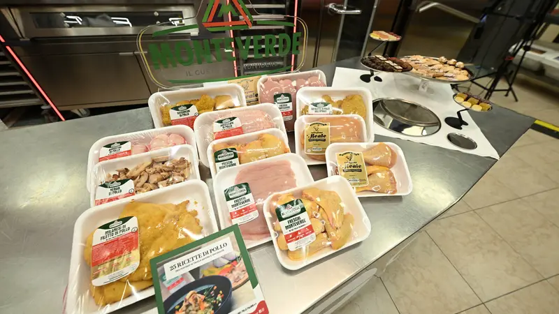 I prodotti dell'azienda Avicola Monteverde - Foto New Reporter Favretto © www.giornaledibrescia.it