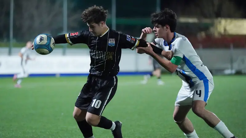 Non è mancato l'agonismo sul campo del Desenzano - Foto Newreporter Perteghella © www.giornaledibrescia.it