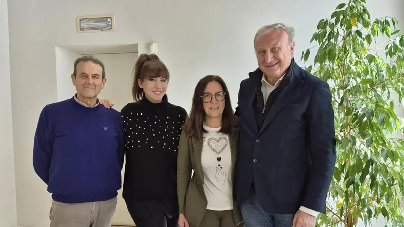 Con i conduttori il sindaco Onorio Luscia e la vice Elena Cerqui - © www.giornaledibrescia.it