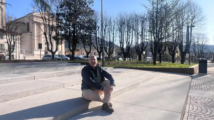 Il sindaco Coccoli in piazza - © www.giornaledibrescia.it