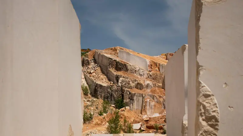 Uno scorcio delle cave da cui si estrae il marmo di Botticino
