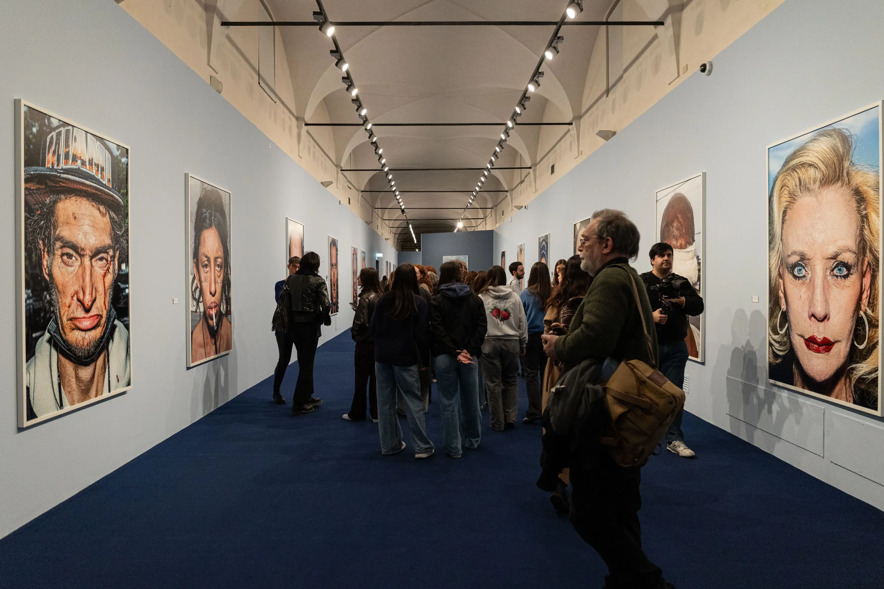 Cultura Brescia Brescia Musei e Pinacoteca Tosio Martinengo Presentazione mostre Bruce Gilden nella foto visitatori della mostra 26/03/2026 nicoli@newreporter