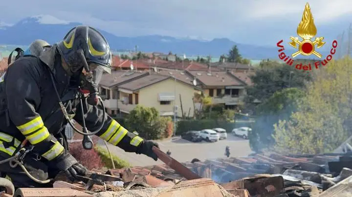 L'incendio a Desenzano del Garda