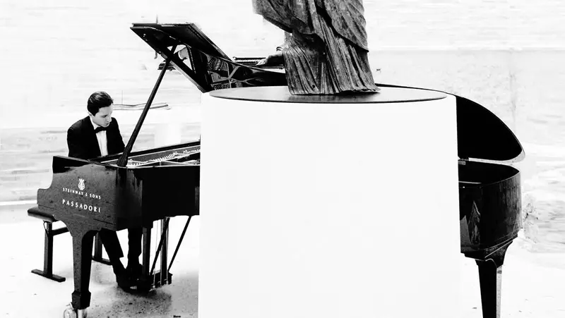 A Brescia l'ultimo scatto ufficiale di Giovanni Gastel - © www.giornaledibrescia.it