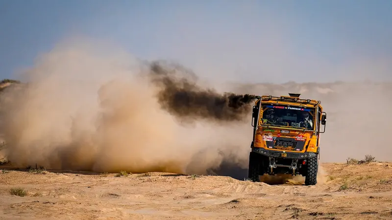 Paolo Calabria durante una Parigi-Dakar