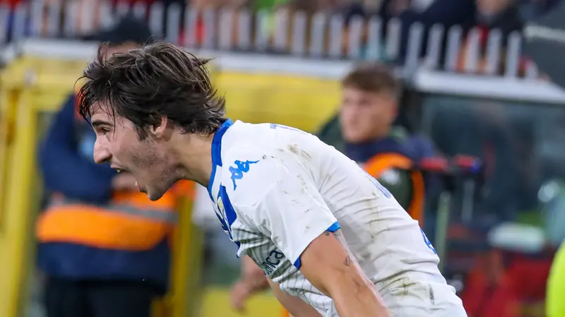 La prima rete in serie A di Tonali a Genova contro il Genoa in maglia Brescia