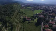 Un'immagine dall'alto della tenuta Villa Badia Piccola