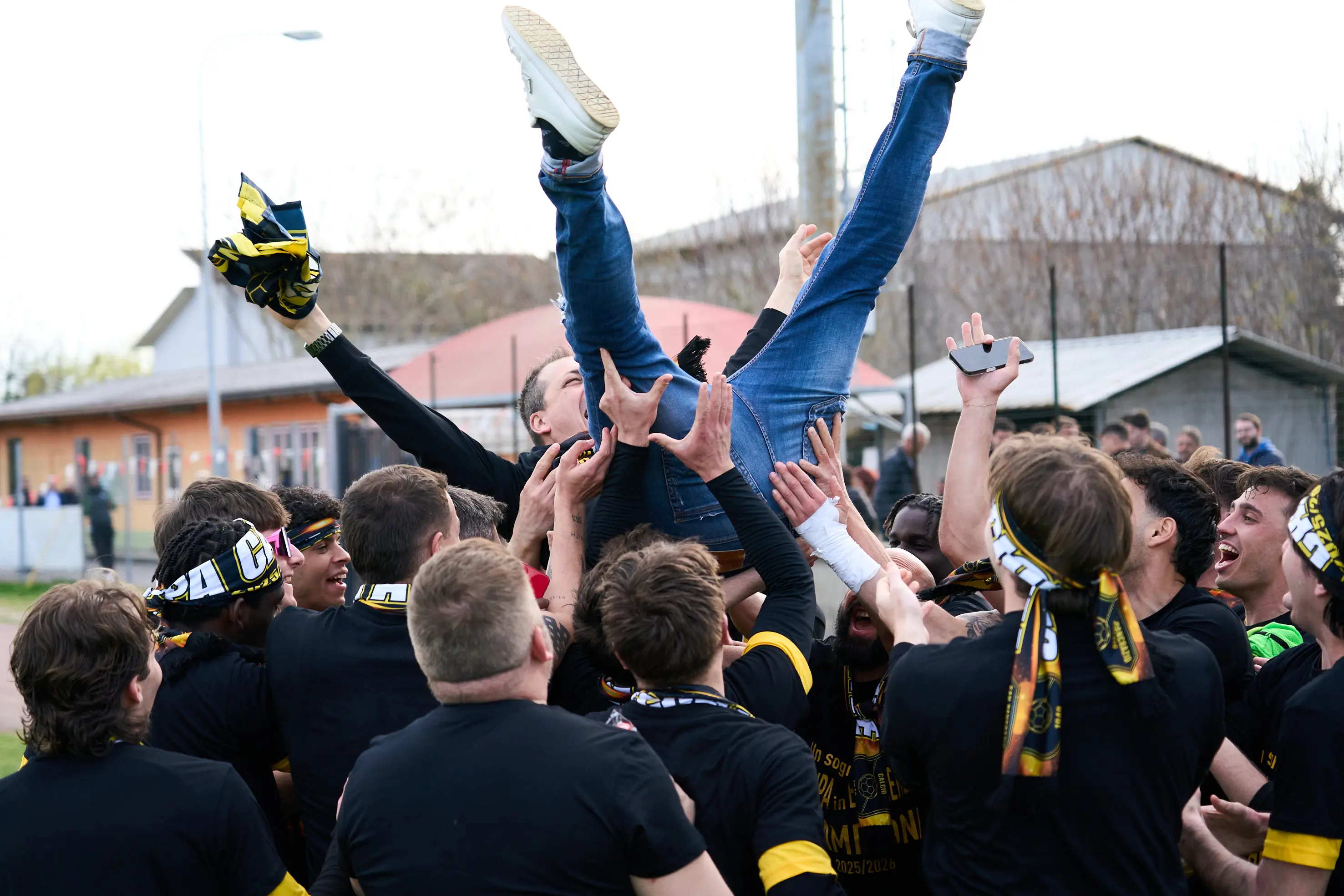 Promozione: le immagini di Asola-San Pancrazio e la festa promozione