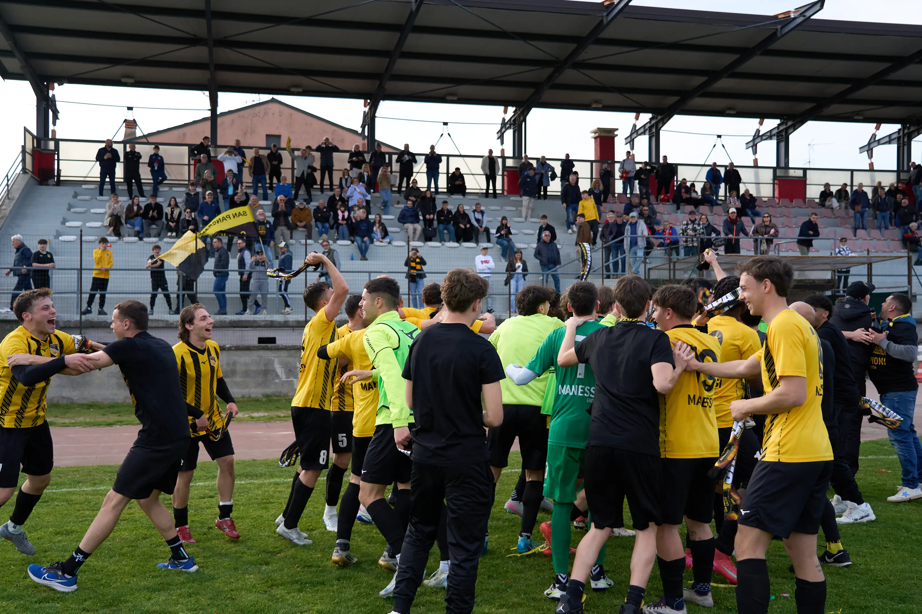 Promozione: le immagini di Asola-San Pancrazio e la festa promozione