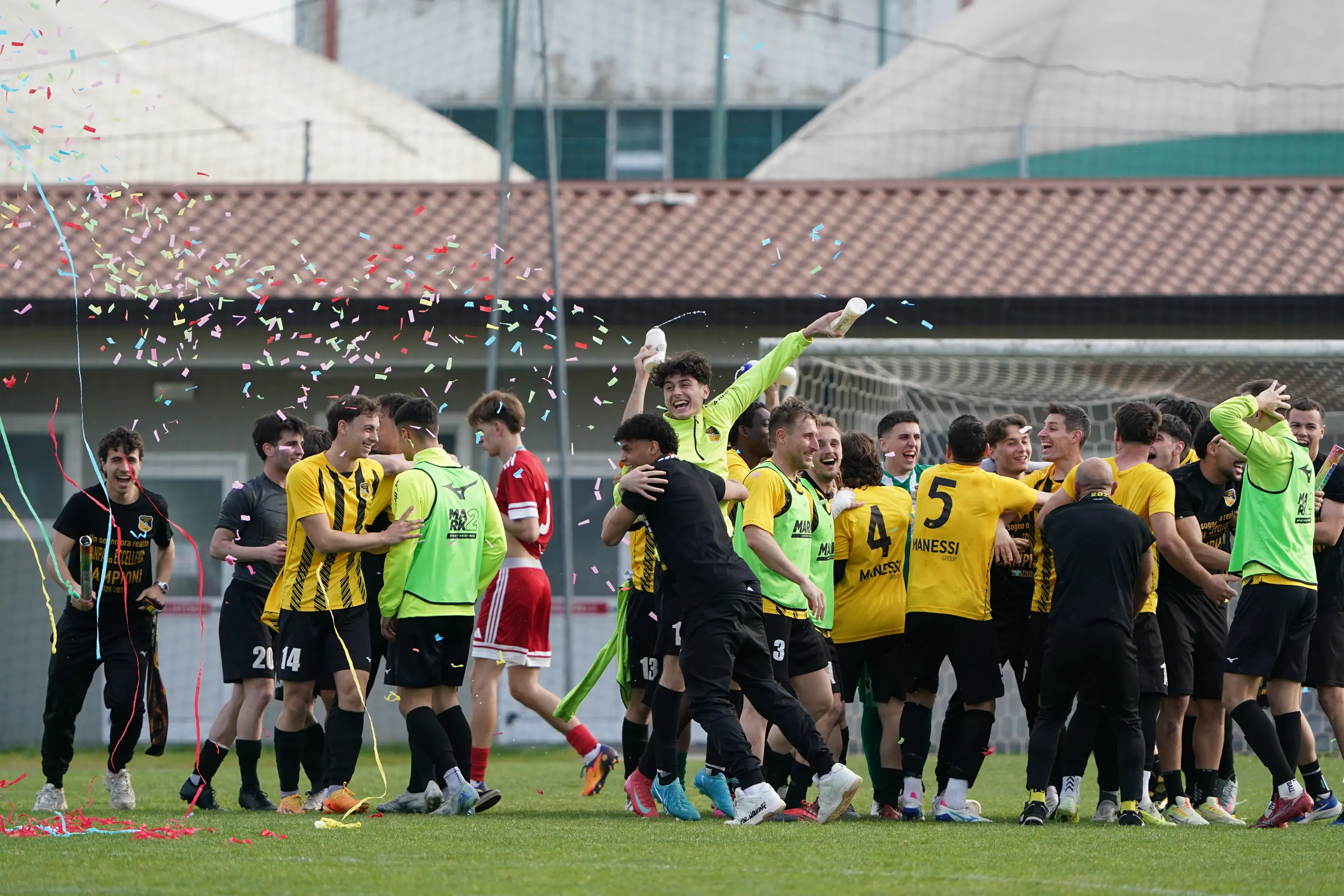 Promozione: le immagini di Asola-San Pancrazio e la festa promozione