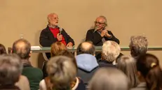 Ferdinando Scianna e Renato Corsini - Foto di Matteo Lonati © www.giornaledibrescia.it