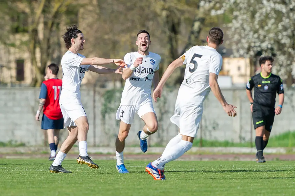 Seconda categoria: gli scatti di Gsr-Cortefranca e la festa per la promozione