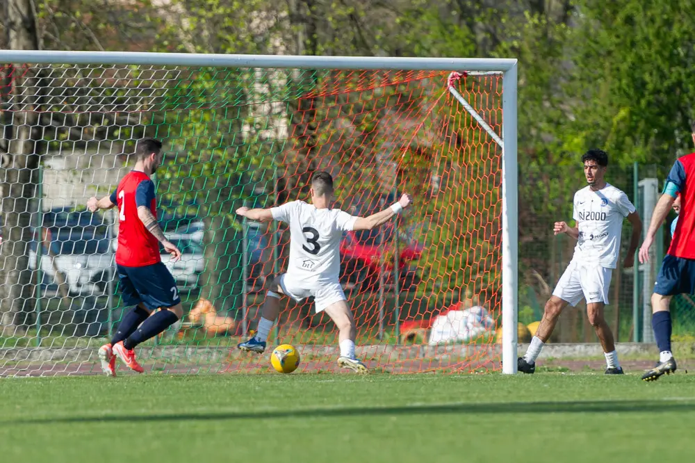 Seconda categoria: gli scatti di Gsr-Cortefranca e la festa per la promozione