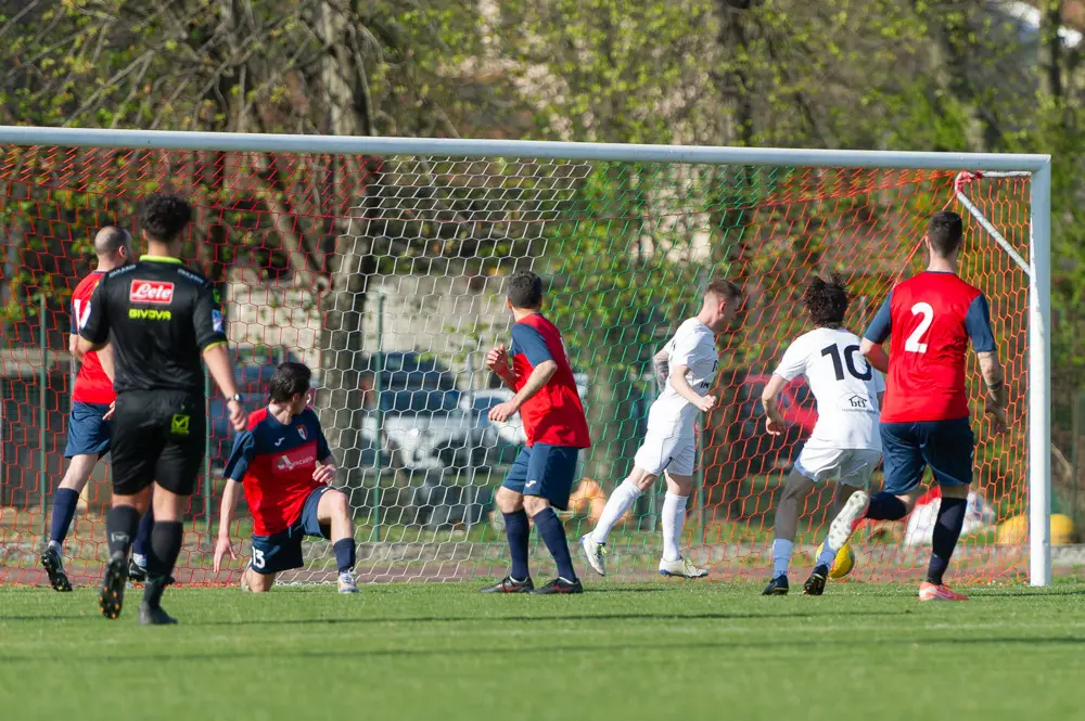 Seconda categoria: gli scatti di Gsr-Cortefranca e la festa per la promozione