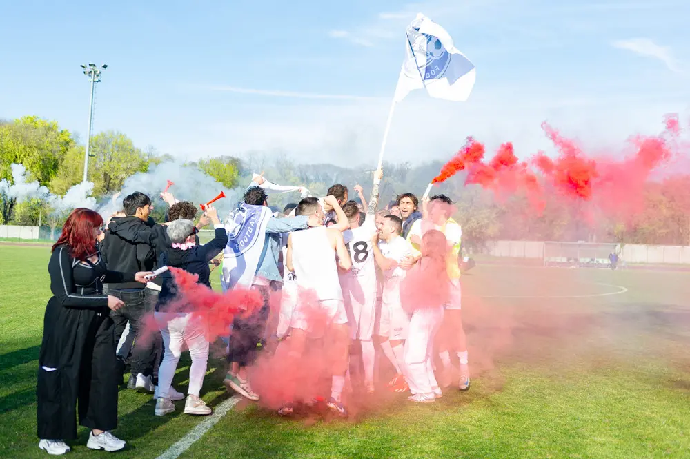 Seconda categoria: gli scatti di Gsr-Cortefranca e la festa per la promozione