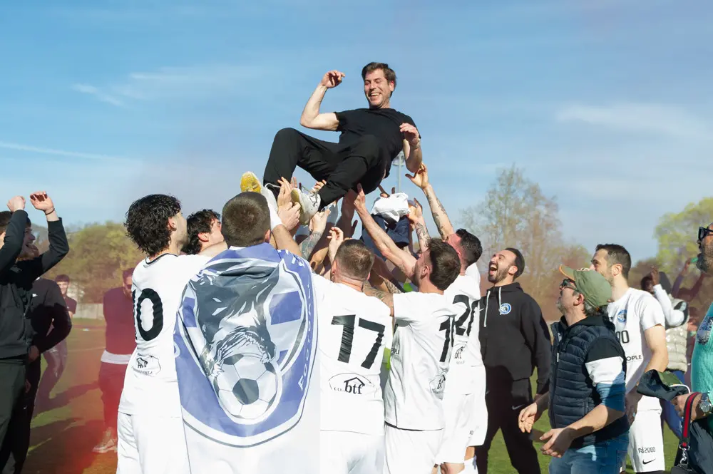 Seconda categoria: gli scatti di Gsr-Cortefranca e la festa per la promozione