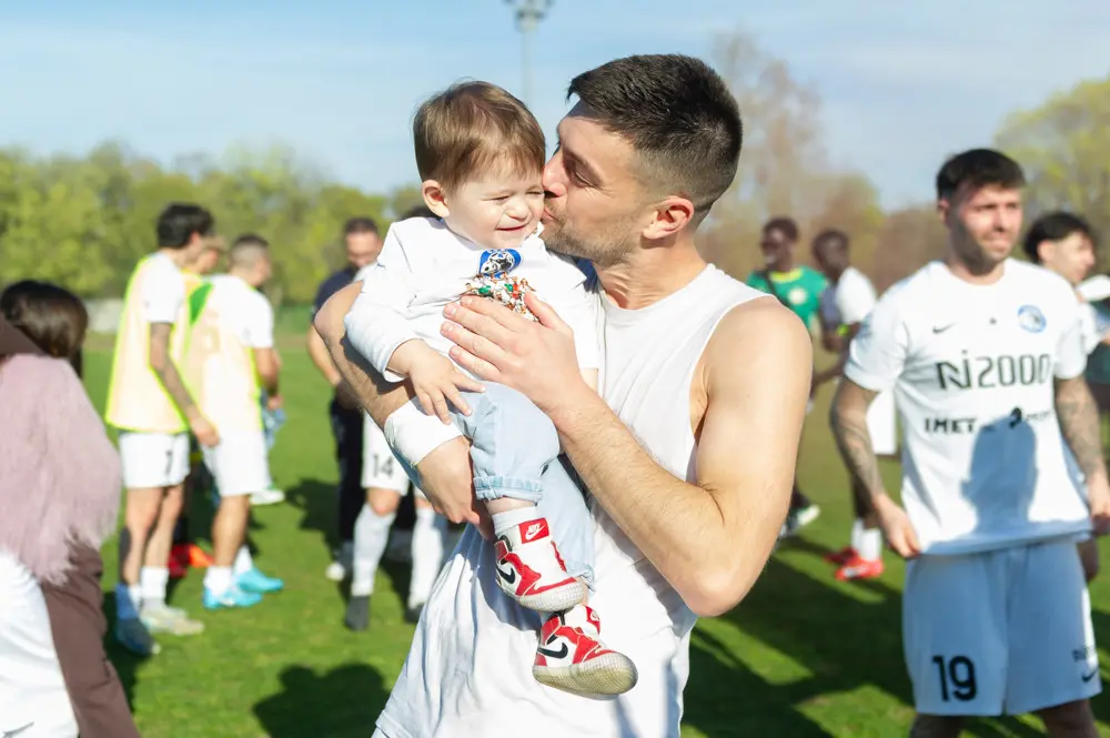 Seconda categoria: gli scatti di Gsr-Cortefranca e la festa per la promozione