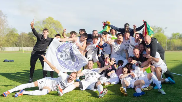 Seconda categoria: gli scatti di Gsr-Cortefranca e la festa per la promozione